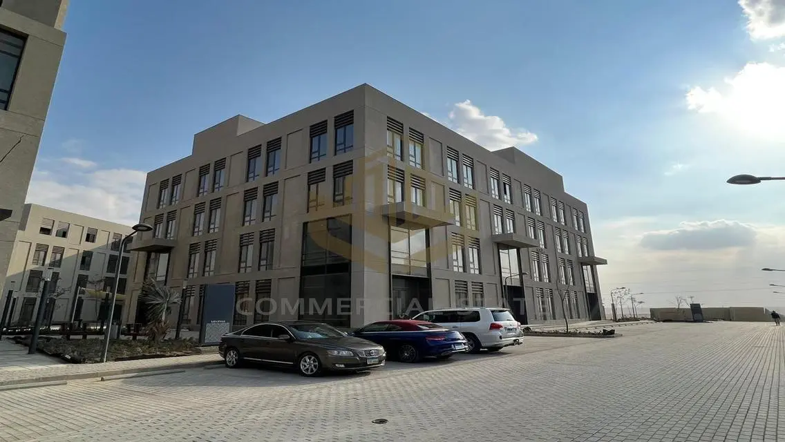مساحة تجارية للإيجار في الدولة التجارية