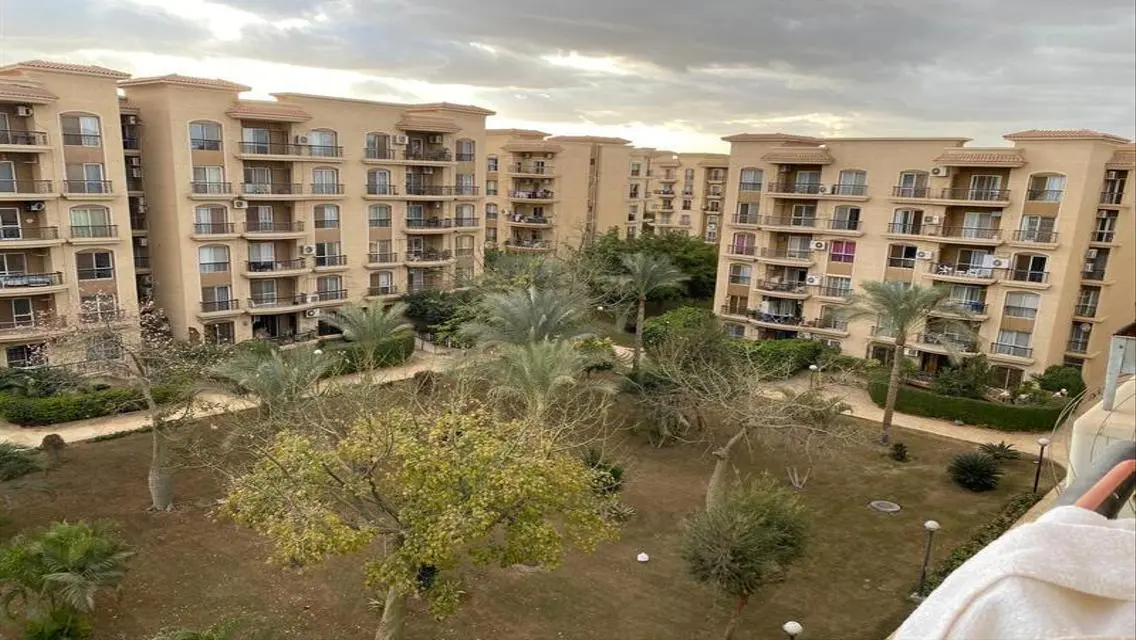 شقة فاخرة للبيع بسعر مغري في قلب المدينة