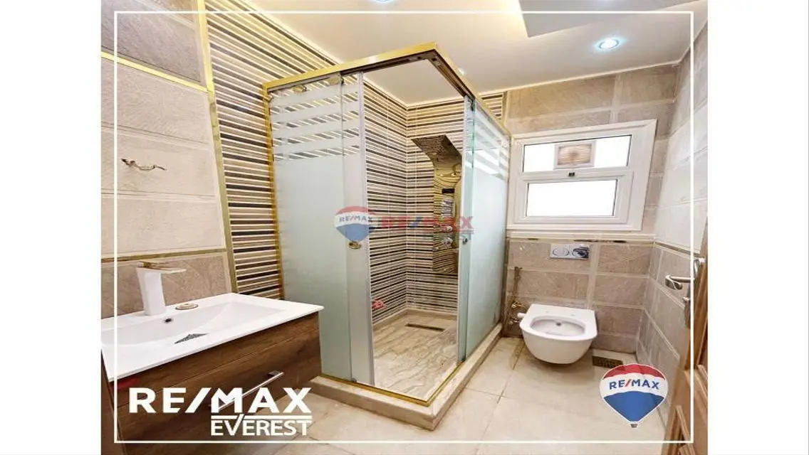 شقة رائعة 2009 بمساحة 166 متر مربع