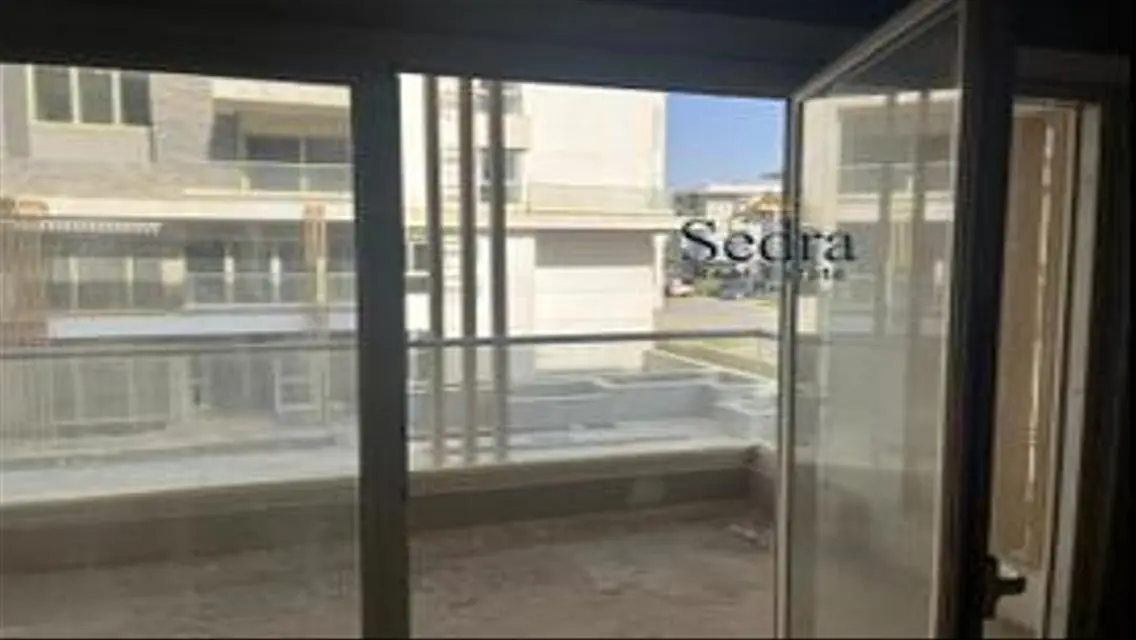 شقة فاخرة بإطلالة على البحيرات - 6,500,000 جنيهاً