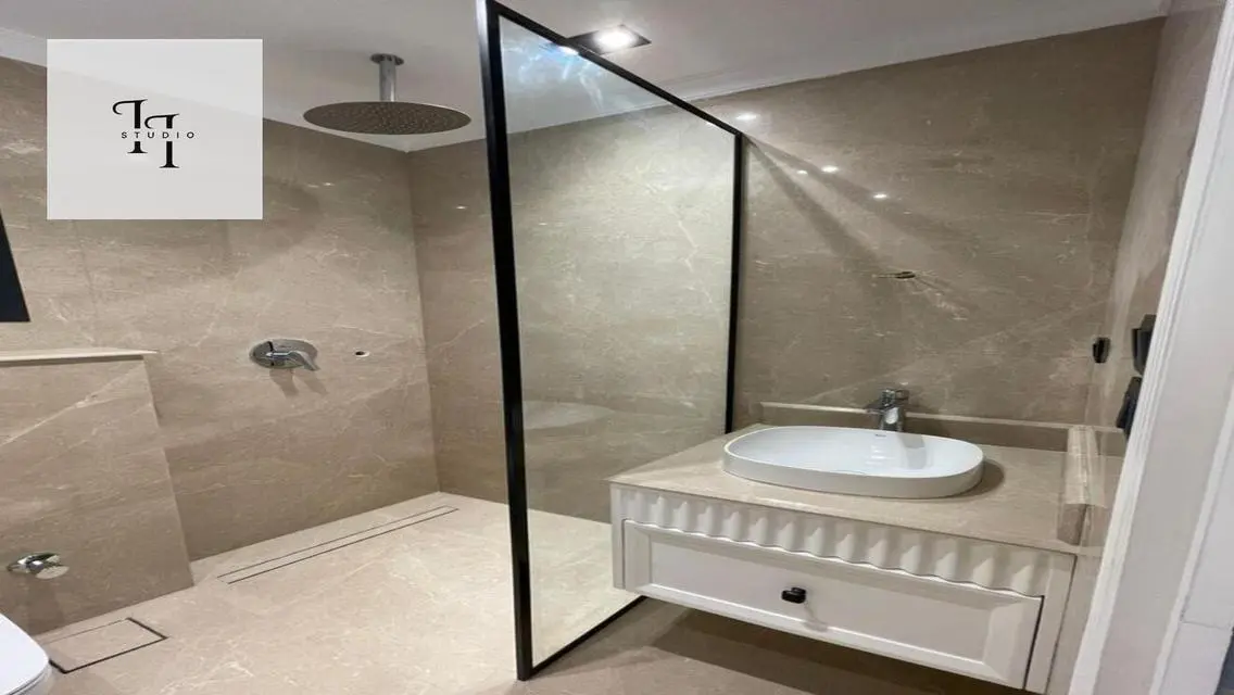 Apartment for rent semi furnished in Azad Compound