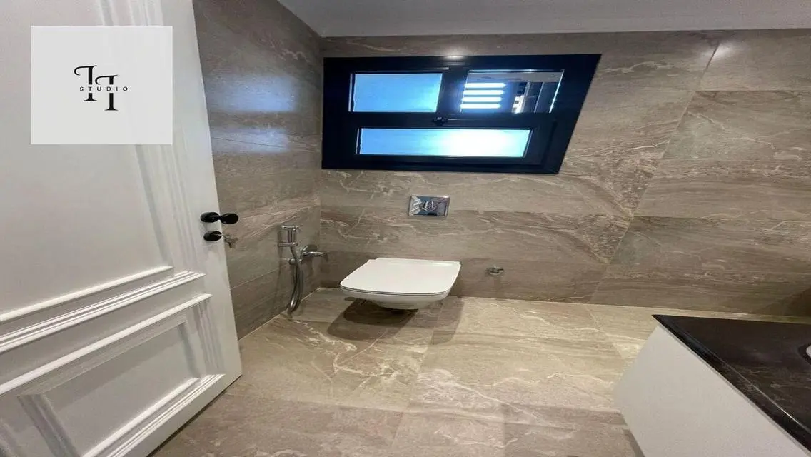 Apartment for rent semi furnished in Azad Compound