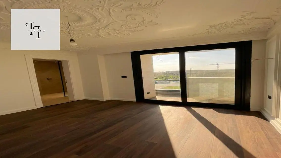 Apartment for rent semi furnished in Azad Compound