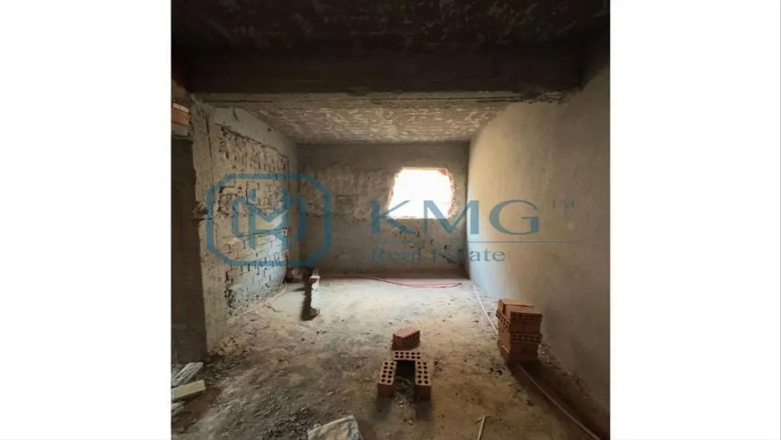 Stunning 3-Room Apartment for Sale with Balcony and Dressing Room