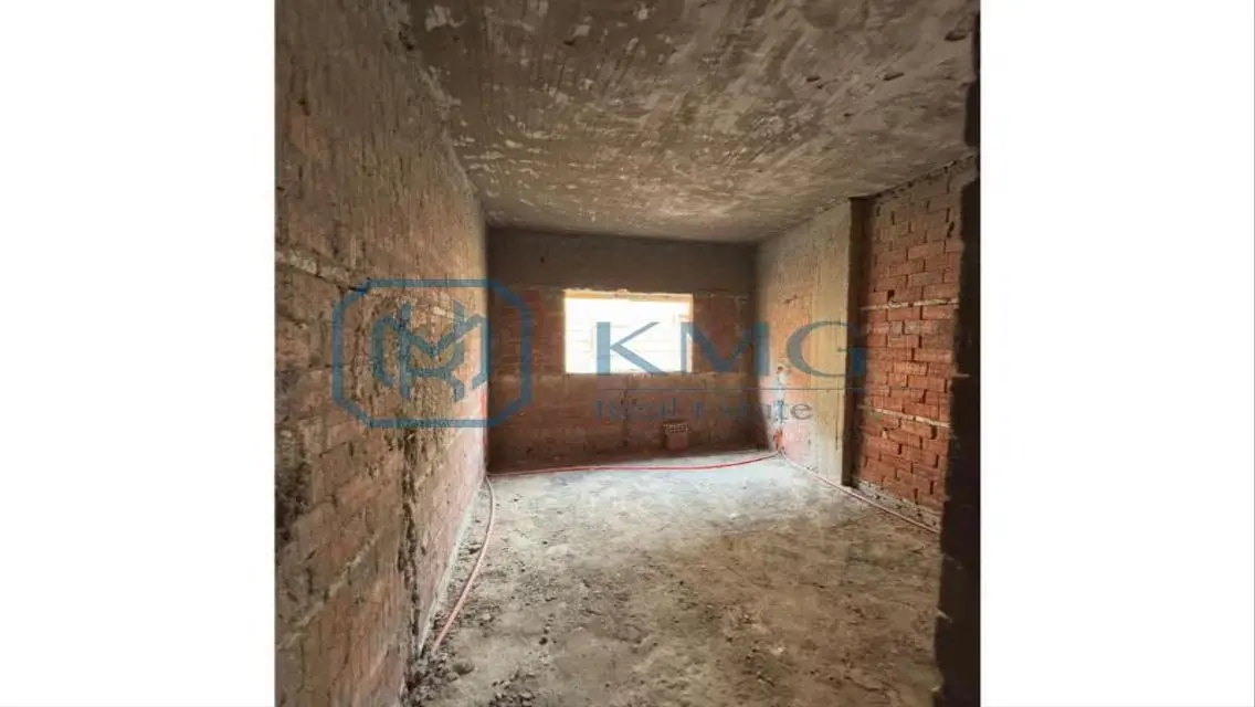 Stunning 3-Room Apartment for Sale with Balcony and Dressing Room