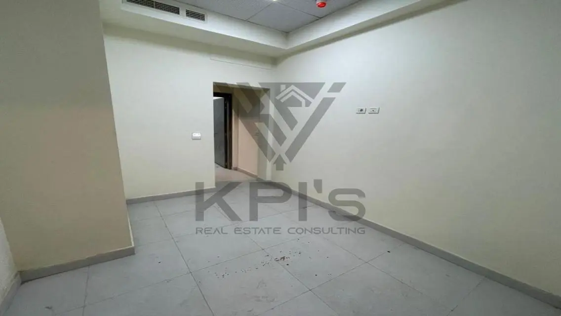 Office for rent at lowest price in Elegantry Mall