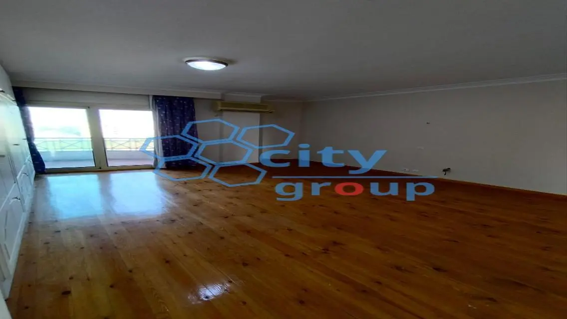 Spacious Apartment for Sale in City - 350 sqm