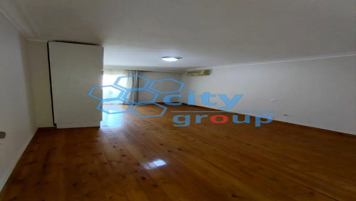 Spacious Apartment for Sale in City - 350 sqm