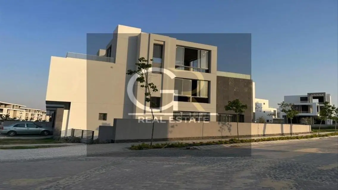 For Sale Town house in Joulz October Ready To Move