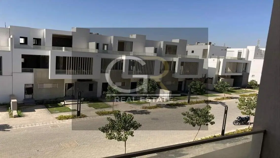 For Sale Town house in Joulz October Ready To Move