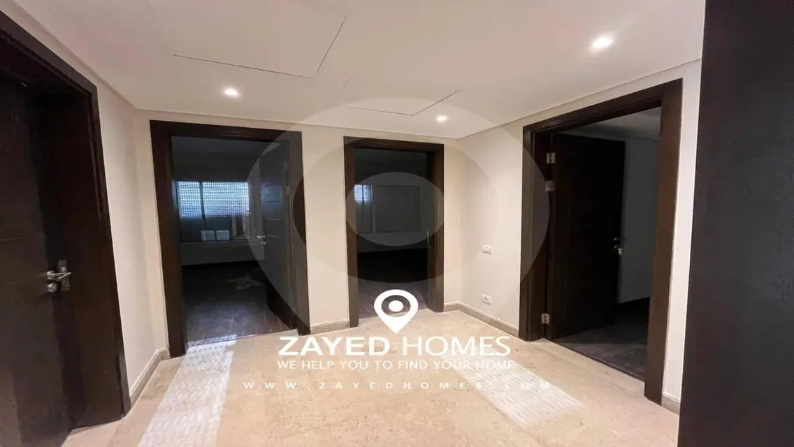 Luxury Apartment by the Lake with Full Amenities