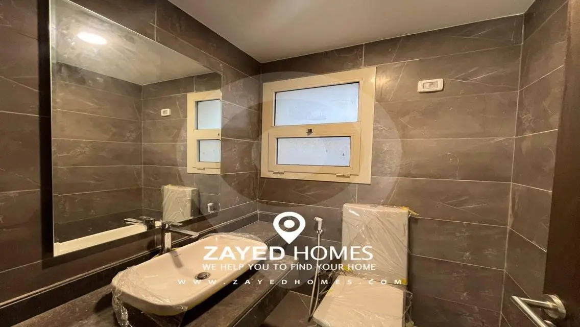 Luxury Apartment by the Lake with Full Amenities