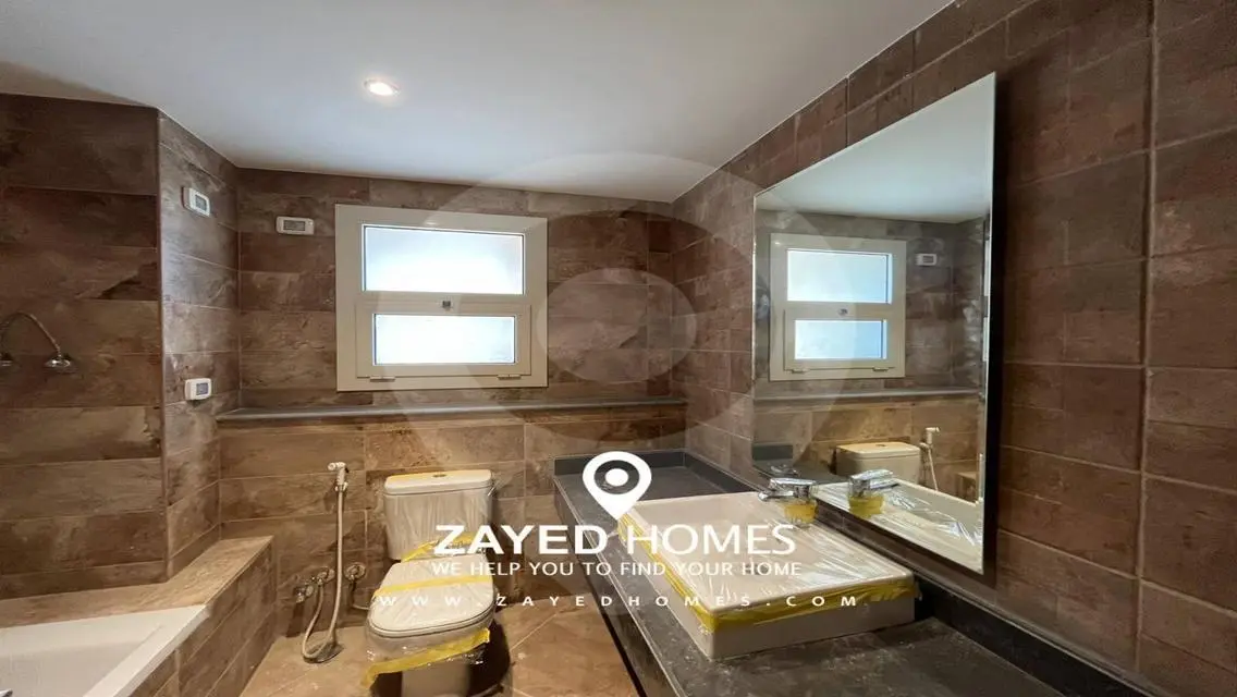 Luxury Apartment by the Lake with Full Amenities