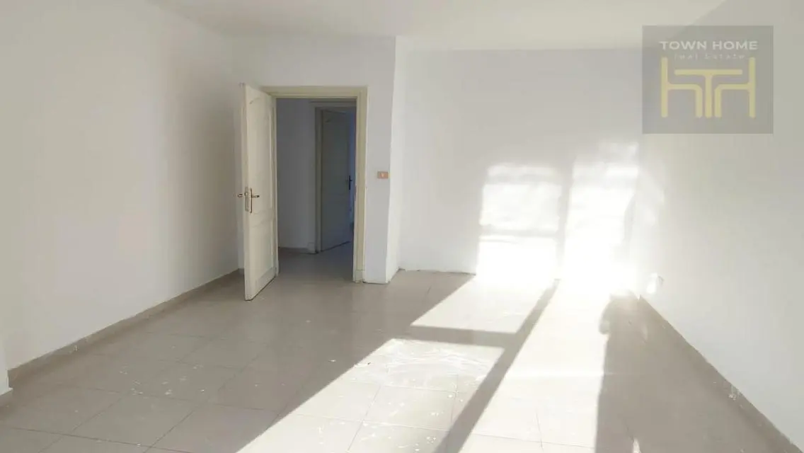شقة فاخرة للإيجار في موقع متميز