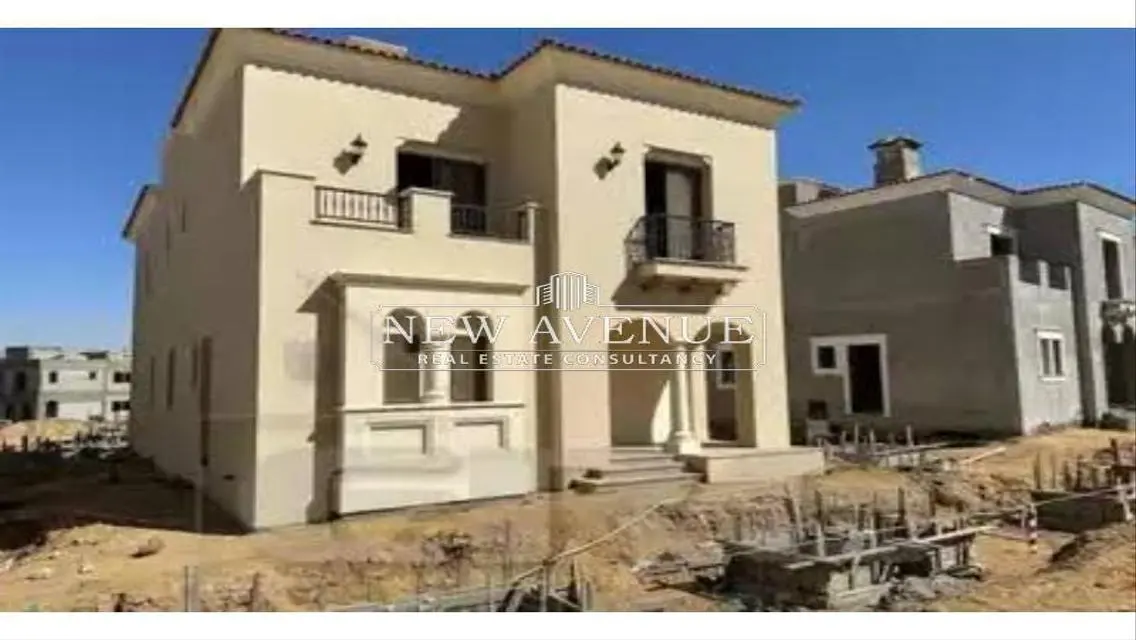 Under market price Villa for sale in City Gate