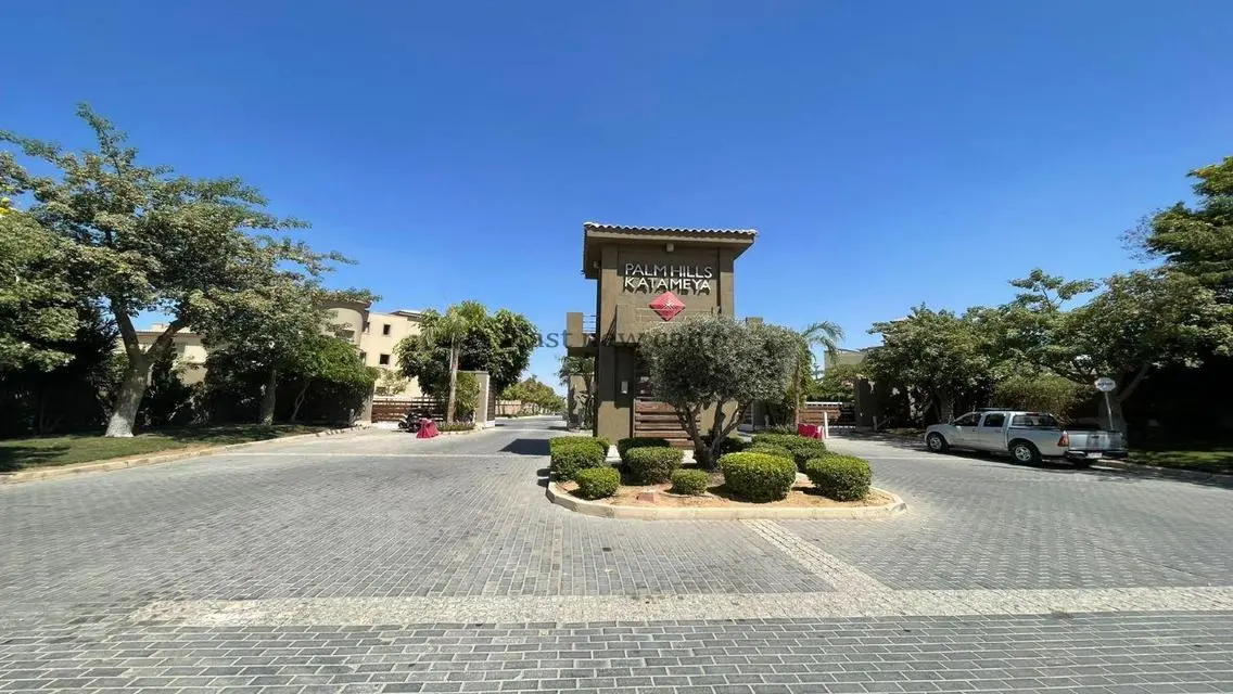 Luxury Villa with 500 sqm, Private Pool and Garden