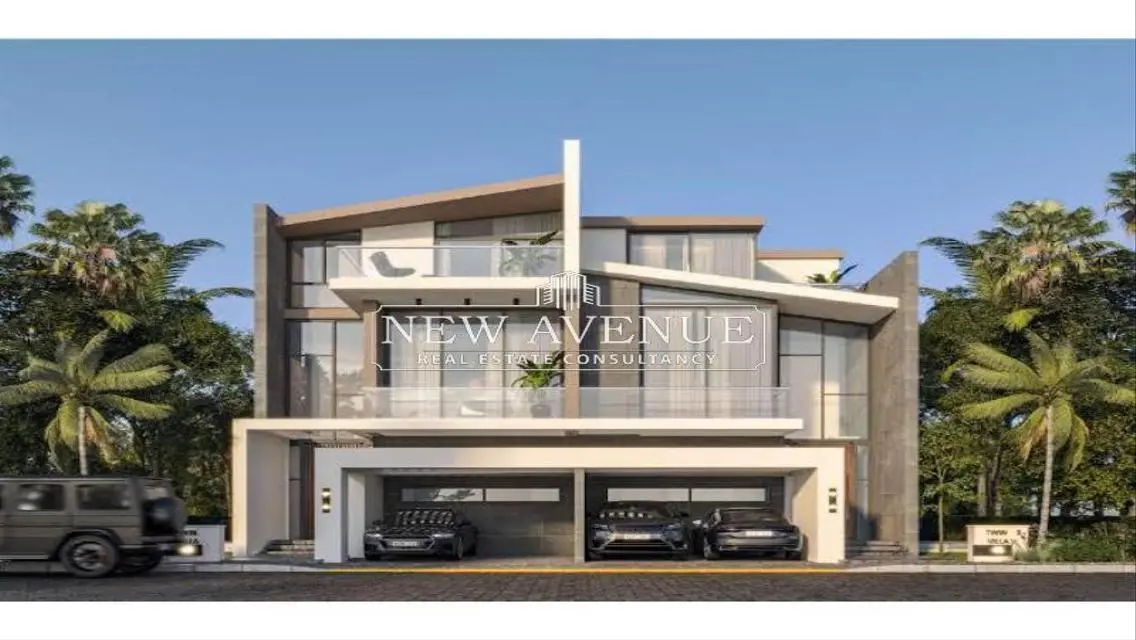 Standalone with pool overlooking Lake - Saada
