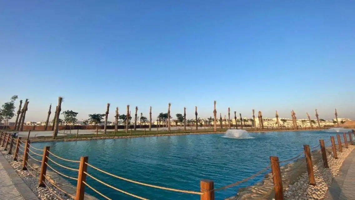 فيلا فاخرة للبيع في هايد بارك