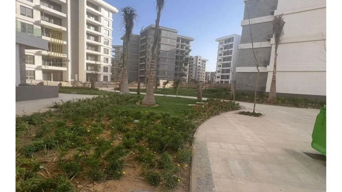 للبيع ستوديو في مدينة نور حجز قديم علي 14 سنة