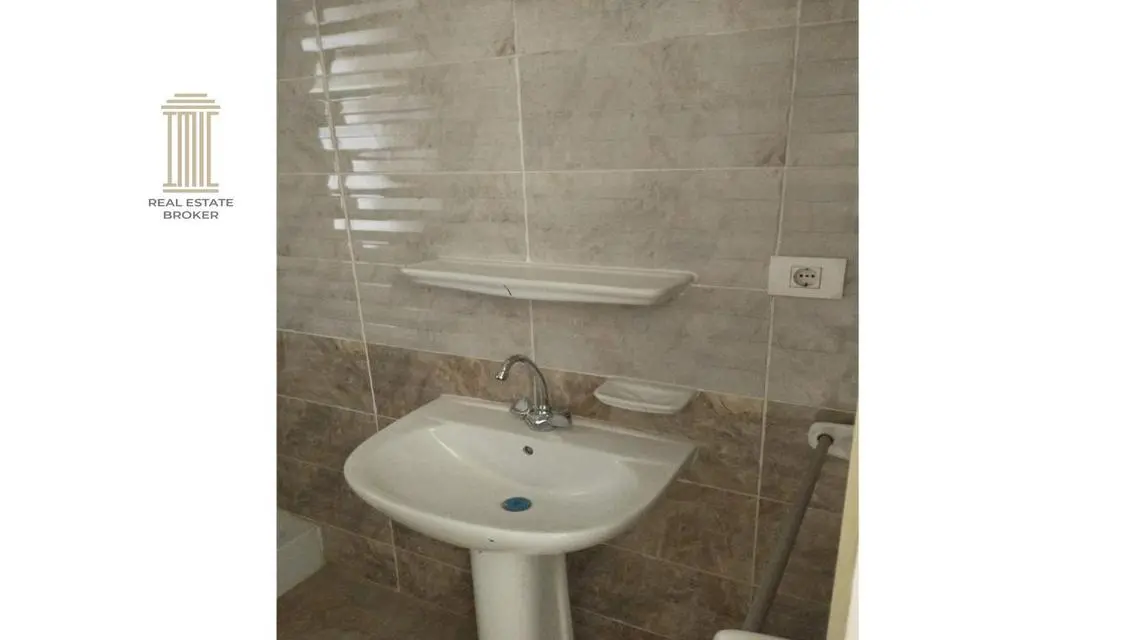 Residential Unit 100 sqm with Balcony and Security Guard