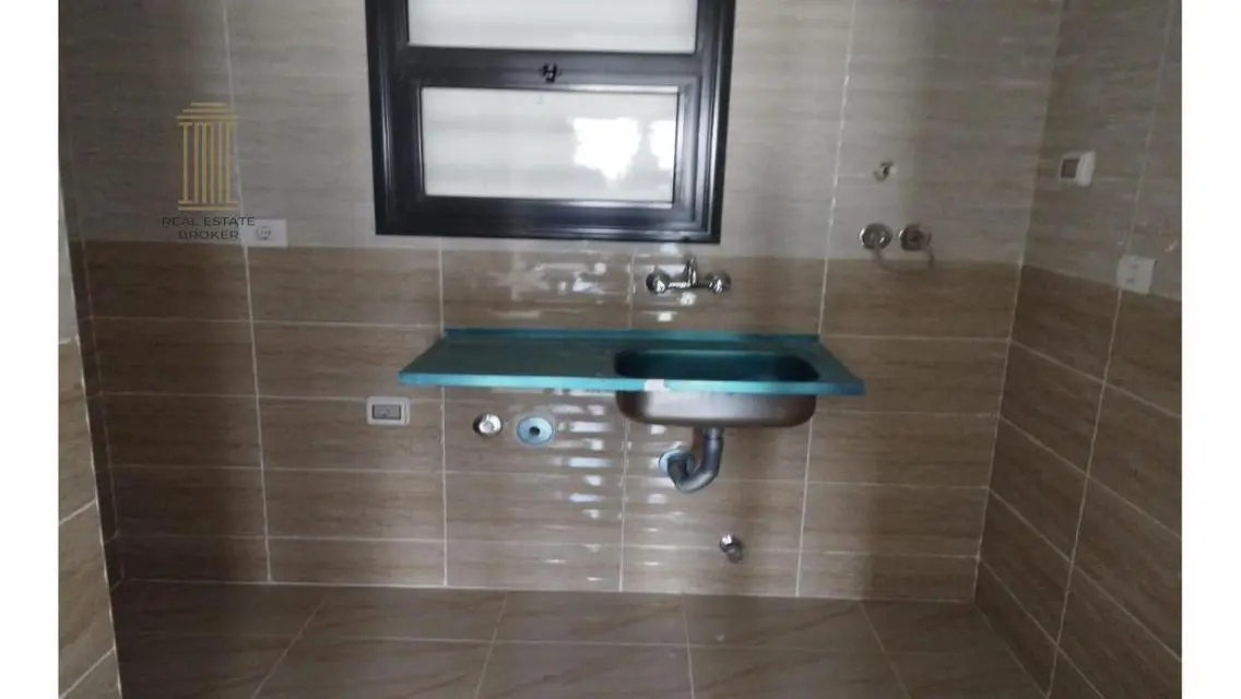 Residential Unit 100 sqm with Balcony and Security Guard
