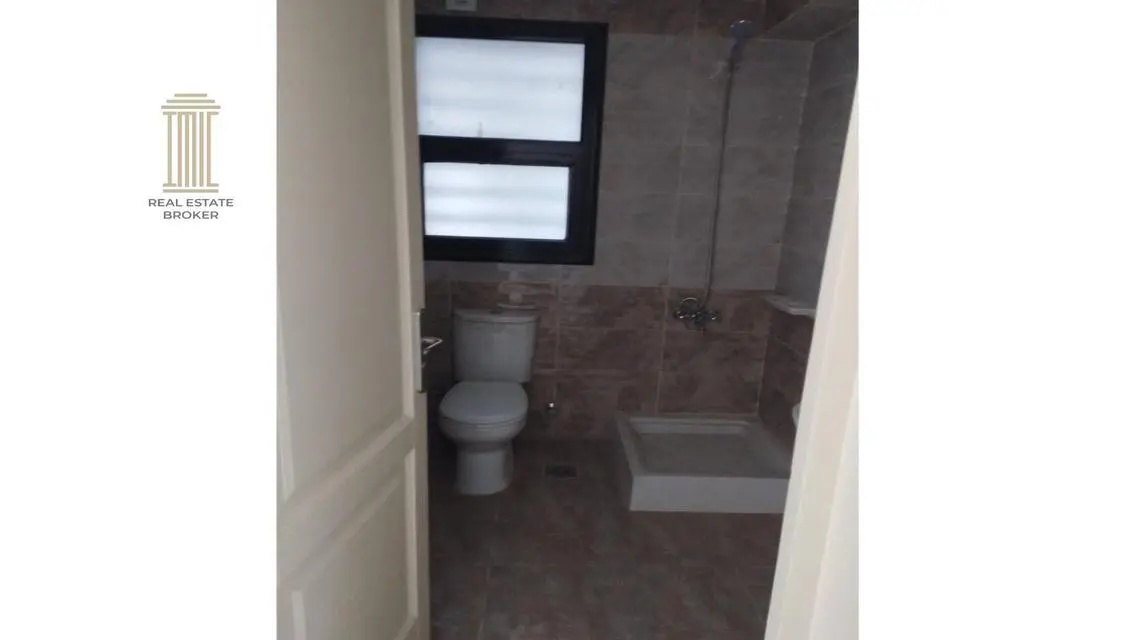 Residential Unit 100 sqm with Balcony and Security Guard