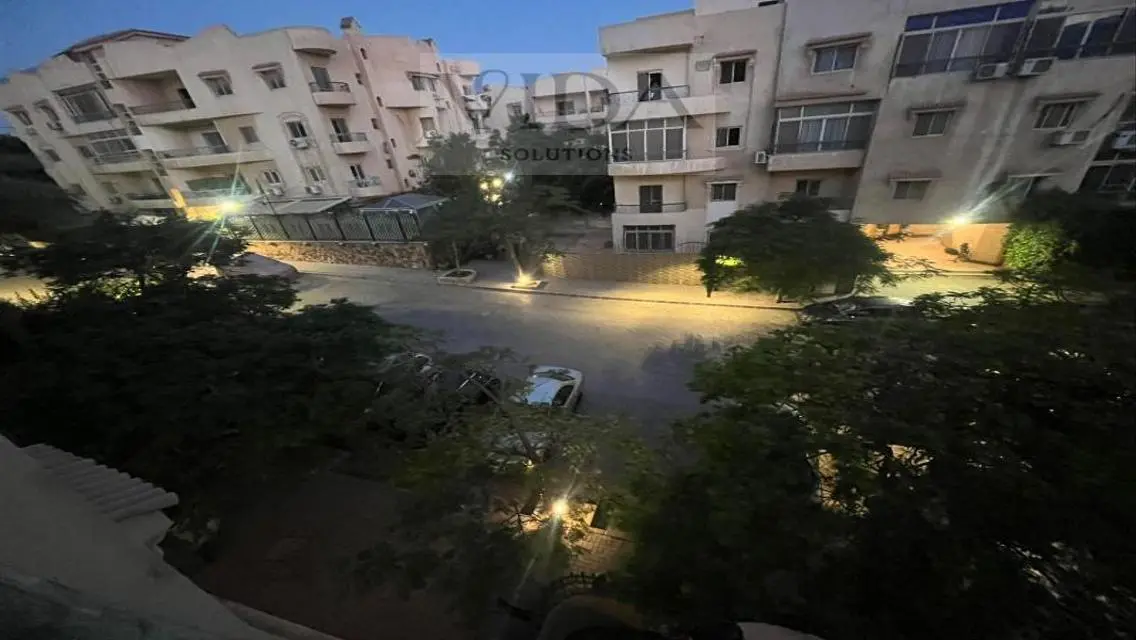 فيلا فاخرة مع حديقة خاصة وإطلالة رائعة