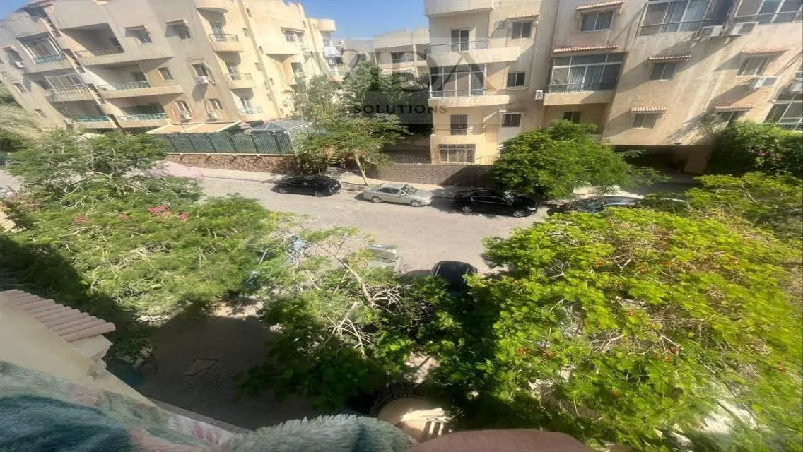 فيلا فاخرة مع حديقة خاصة وإطلالة رائعة