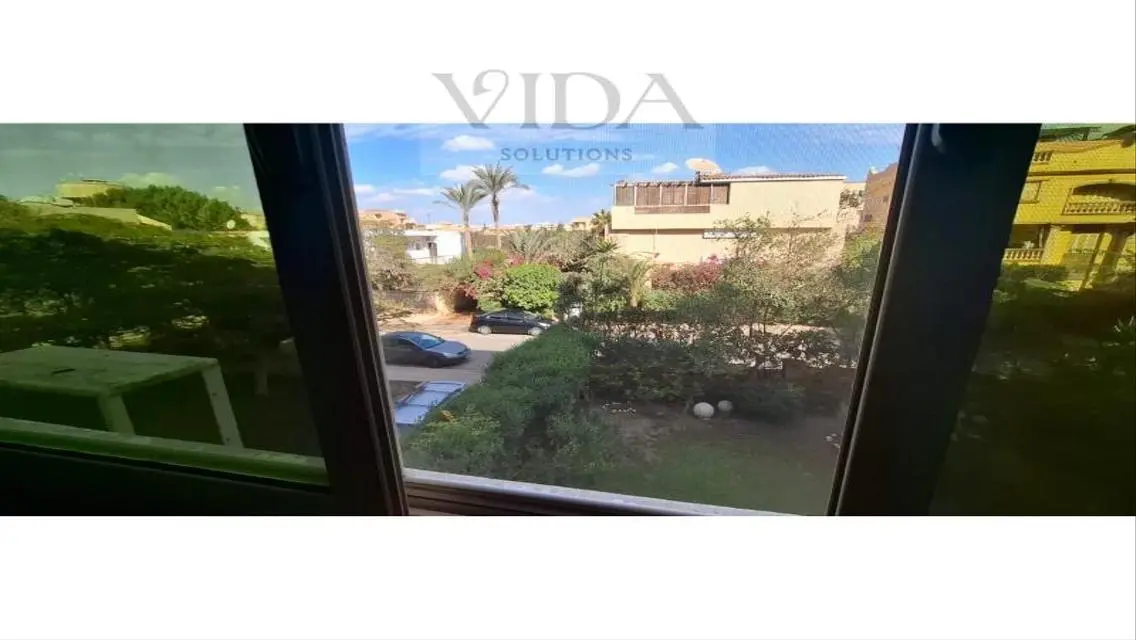 شقة متشطبة بالكامل في المتميز سيتي جاهزة للسكن   .