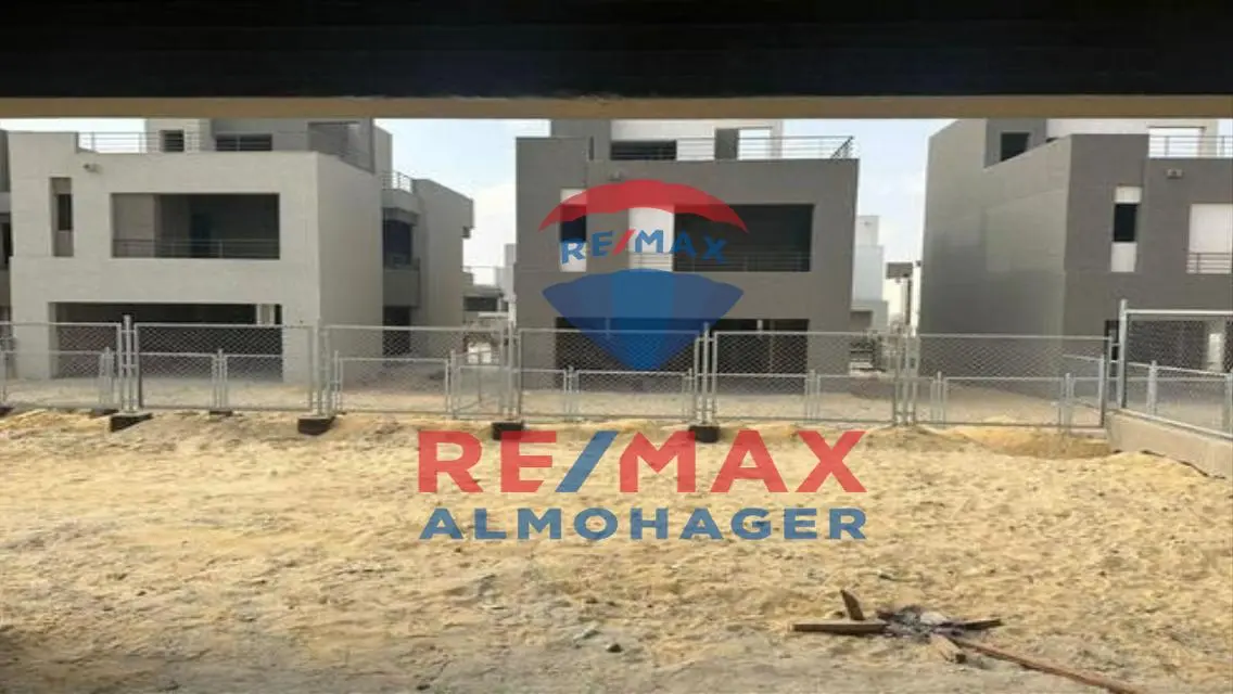 Luxurious 4-Bedroom Apartment with Private Garden