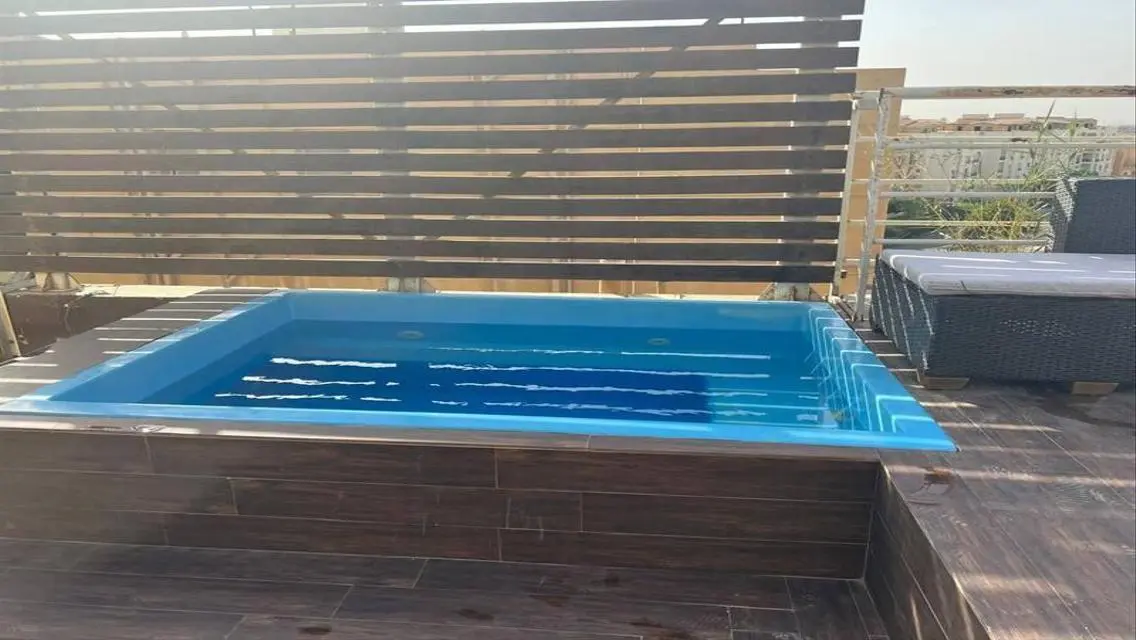 فيلا فاخرة مع مسبح خاص وغرفة خادمة