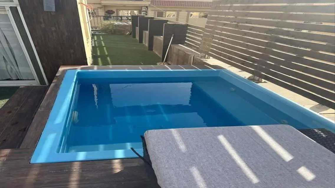 فيلا فاخرة مع مسبح خاص وغرفة خادمة