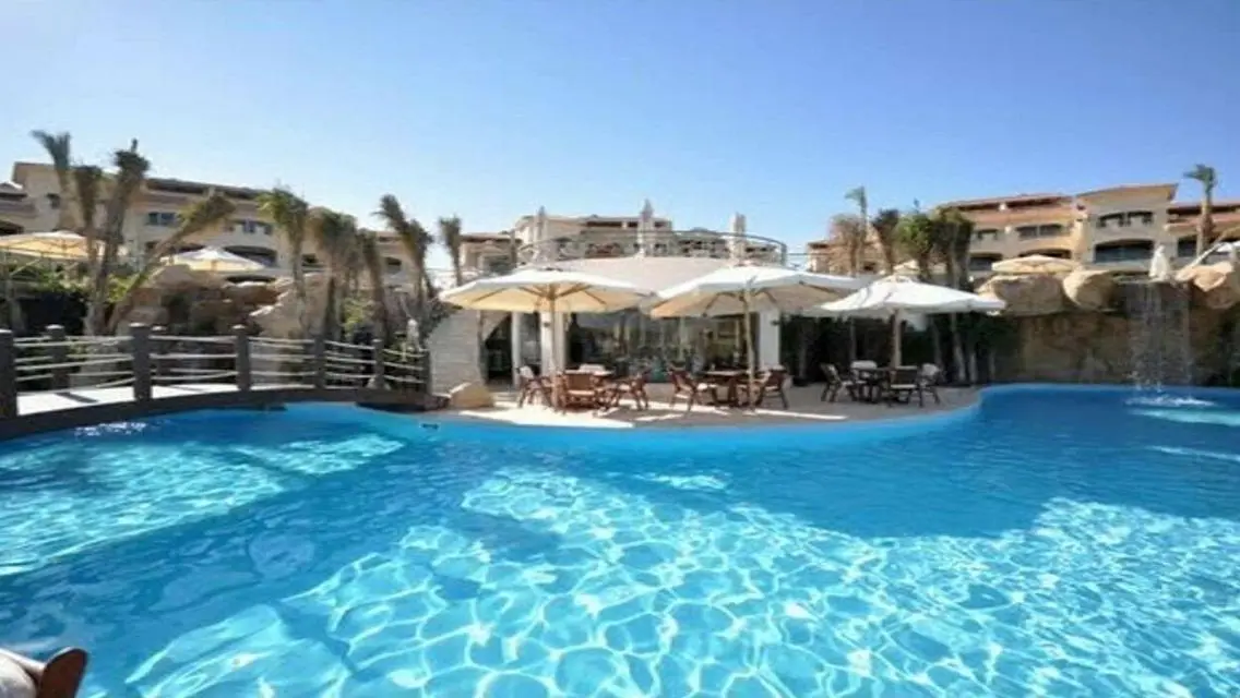 Luxury Apartment with Private Garden and Shared Pool