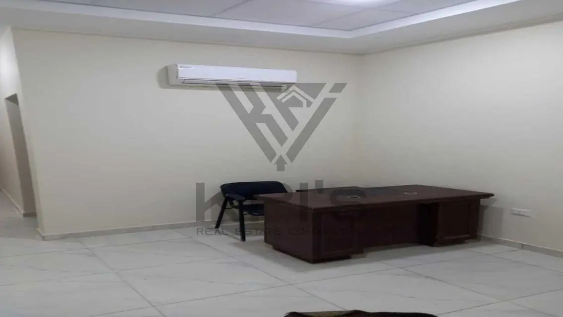 تجاري متميز في مجمع تريفيوم - 38