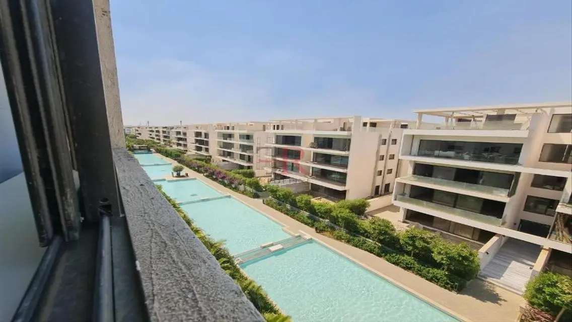 Luxury Apartment with Stunning Design in Prime Location