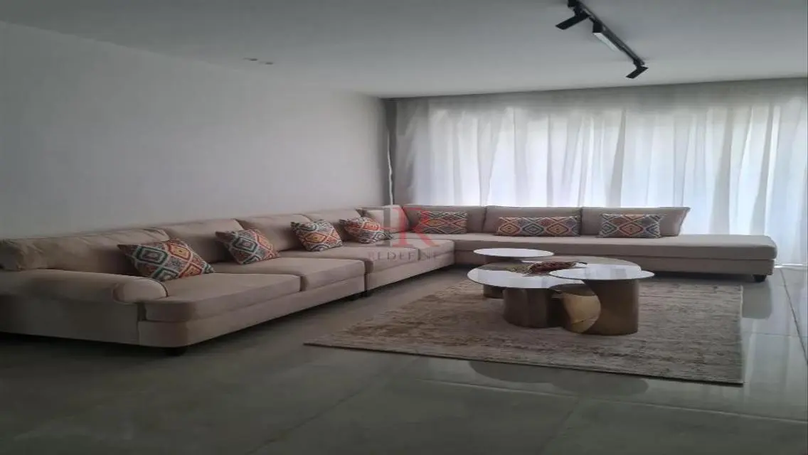 Luxury Apartment with Stunning Design in Prime Location