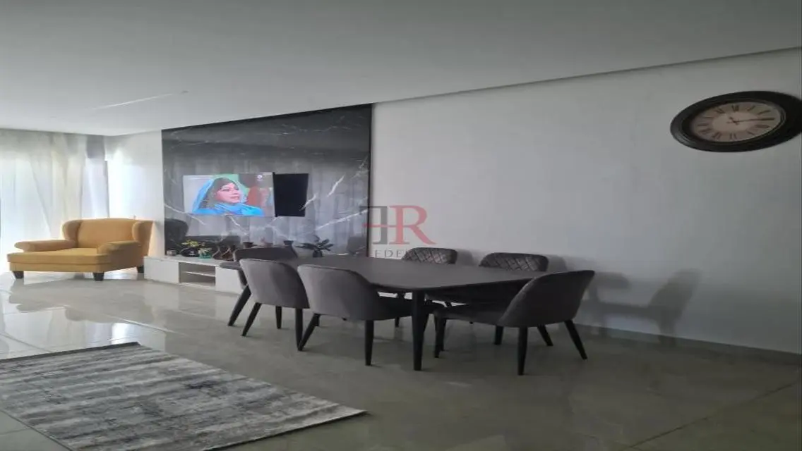 Luxury Apartment with Stunning Design in Prime Location