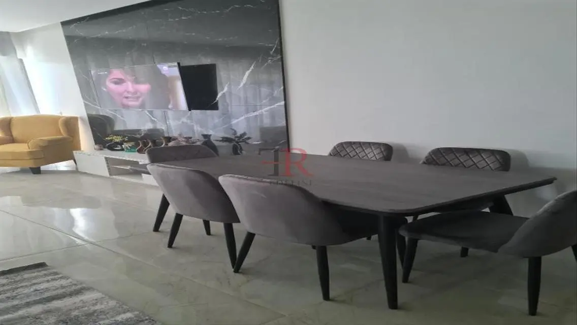 Luxury Apartment with Stunning Design in Prime Location