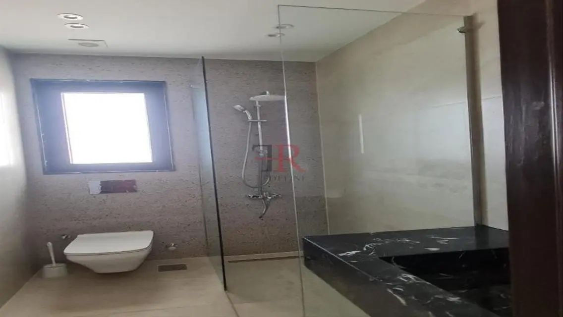Luxury Apartment with Stunning Design in Prime Location