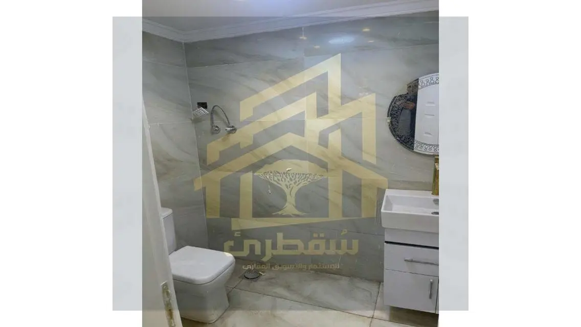 شقة فاخرة في قلب المدينة مع شرفة وحارس أمن