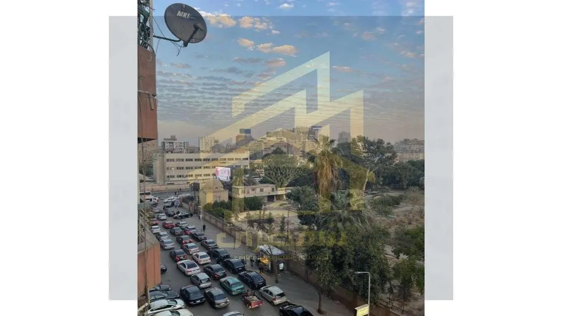 شقة فاخرة في قلب المدينة مع شرفة وحارس أمن
