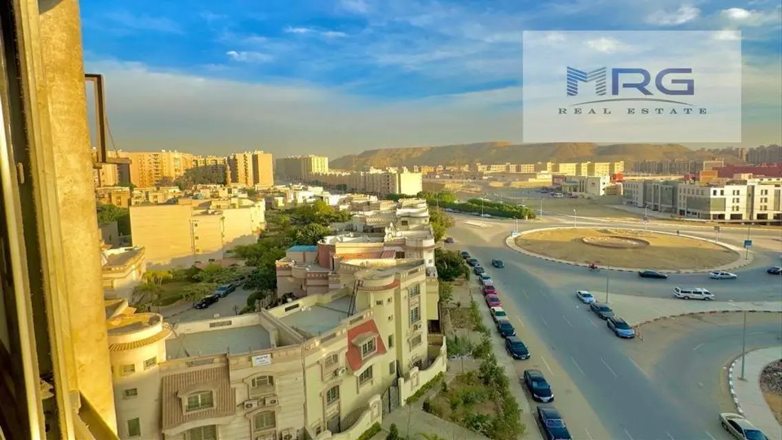 شقة فاخرة للبيع بكريستال بلازا