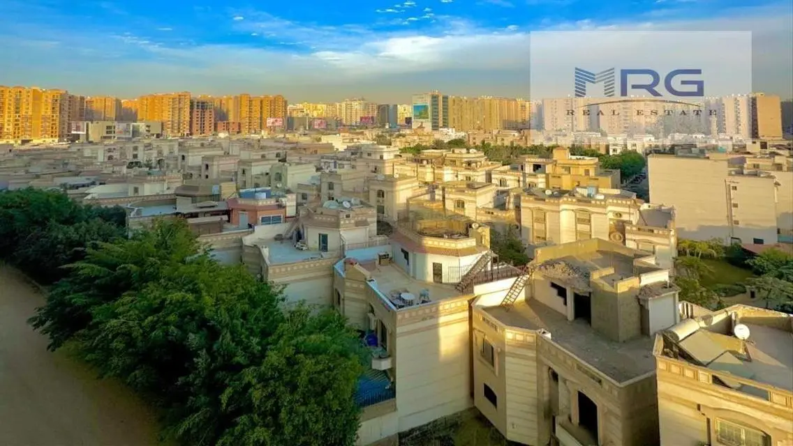 شقة فاخرة للبيع بكريستال بلازا