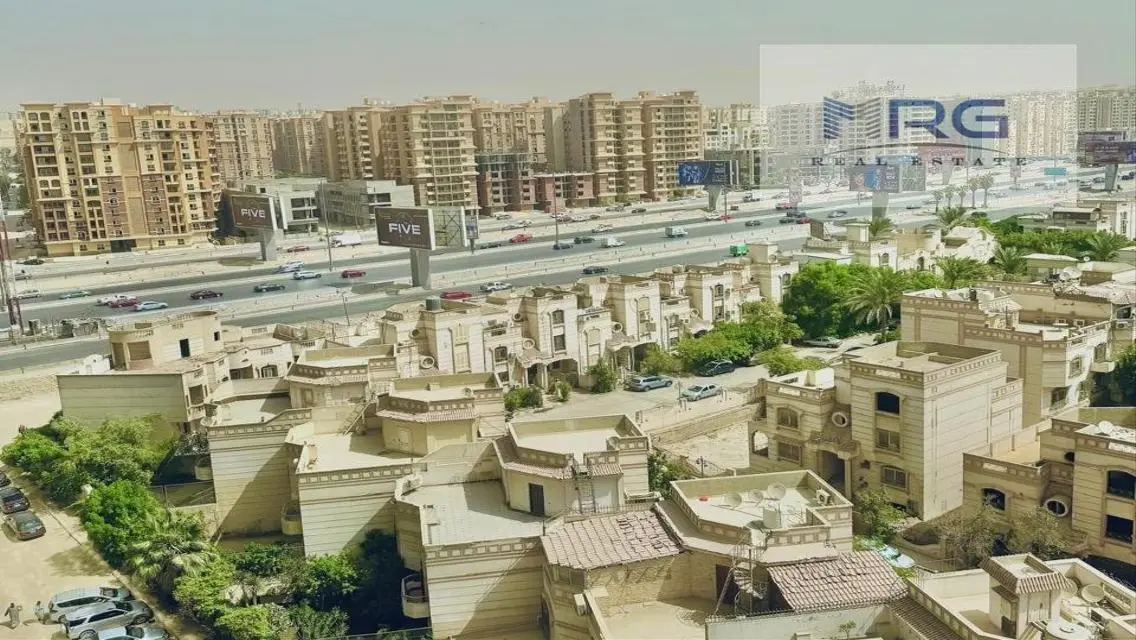 شقة فاخرة للبيع بكريستال بلازا