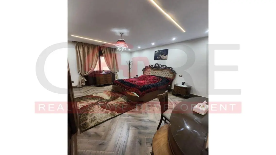 Luxurious Apartment with Balcony