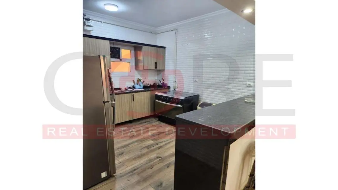 Luxurious Apartment with Balcony