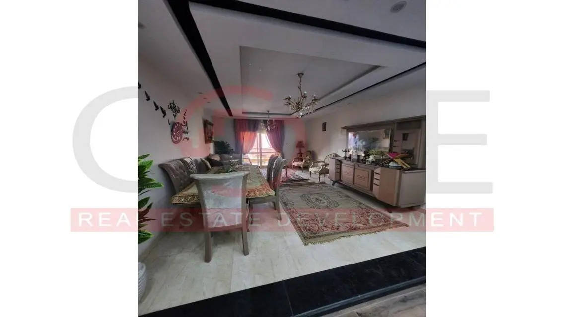 Luxurious Apartment with Balcony