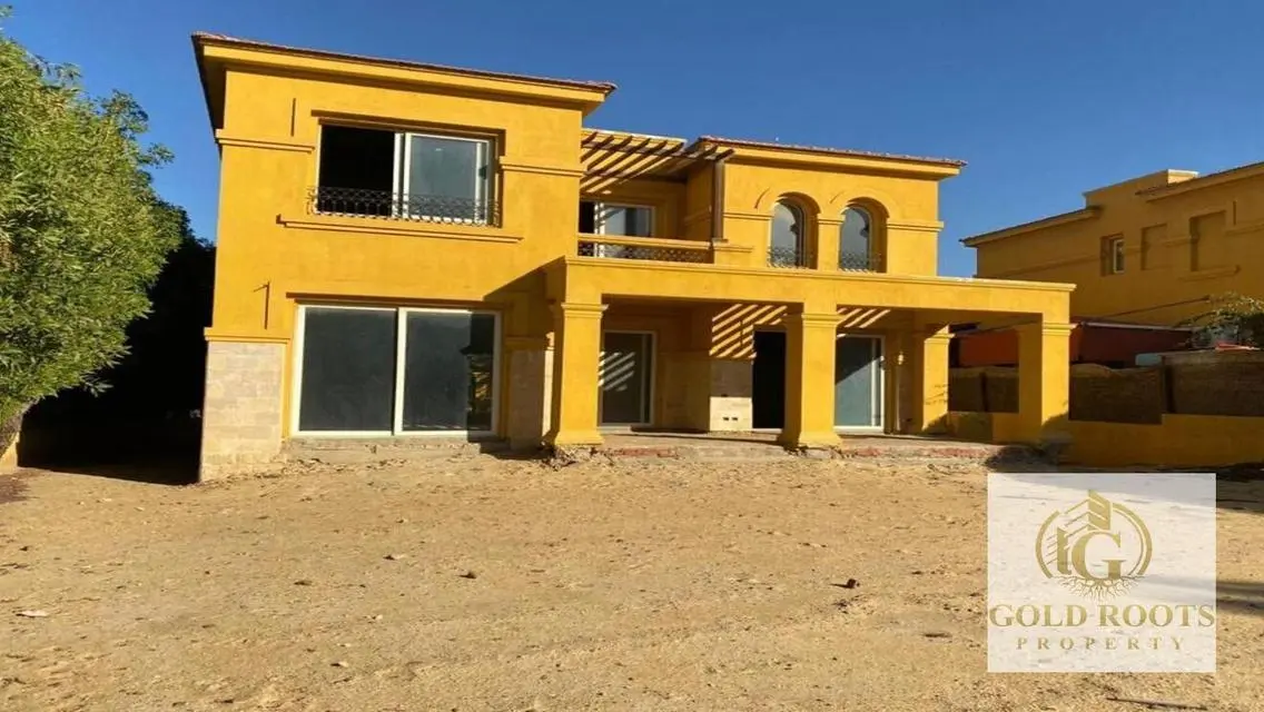 فيلا فاخرة مع حديقة خاصة في موقع متميز