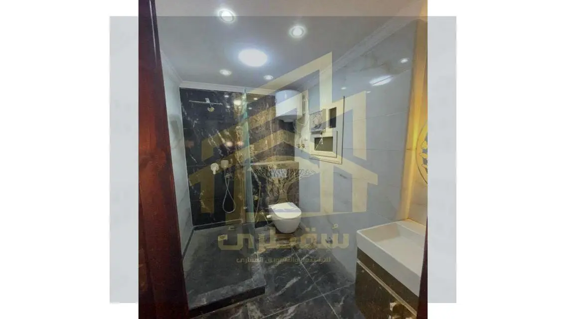 شقة فاخرة للبيع بمساحة واسعة
