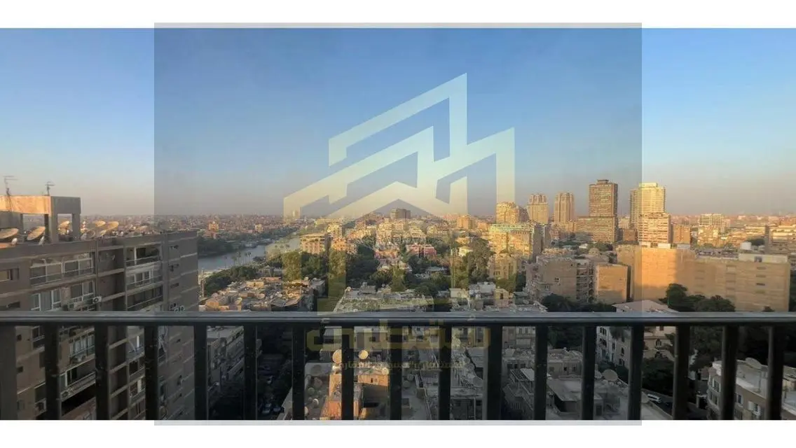 شقة فاخرة للبيع بمساحة واسعة